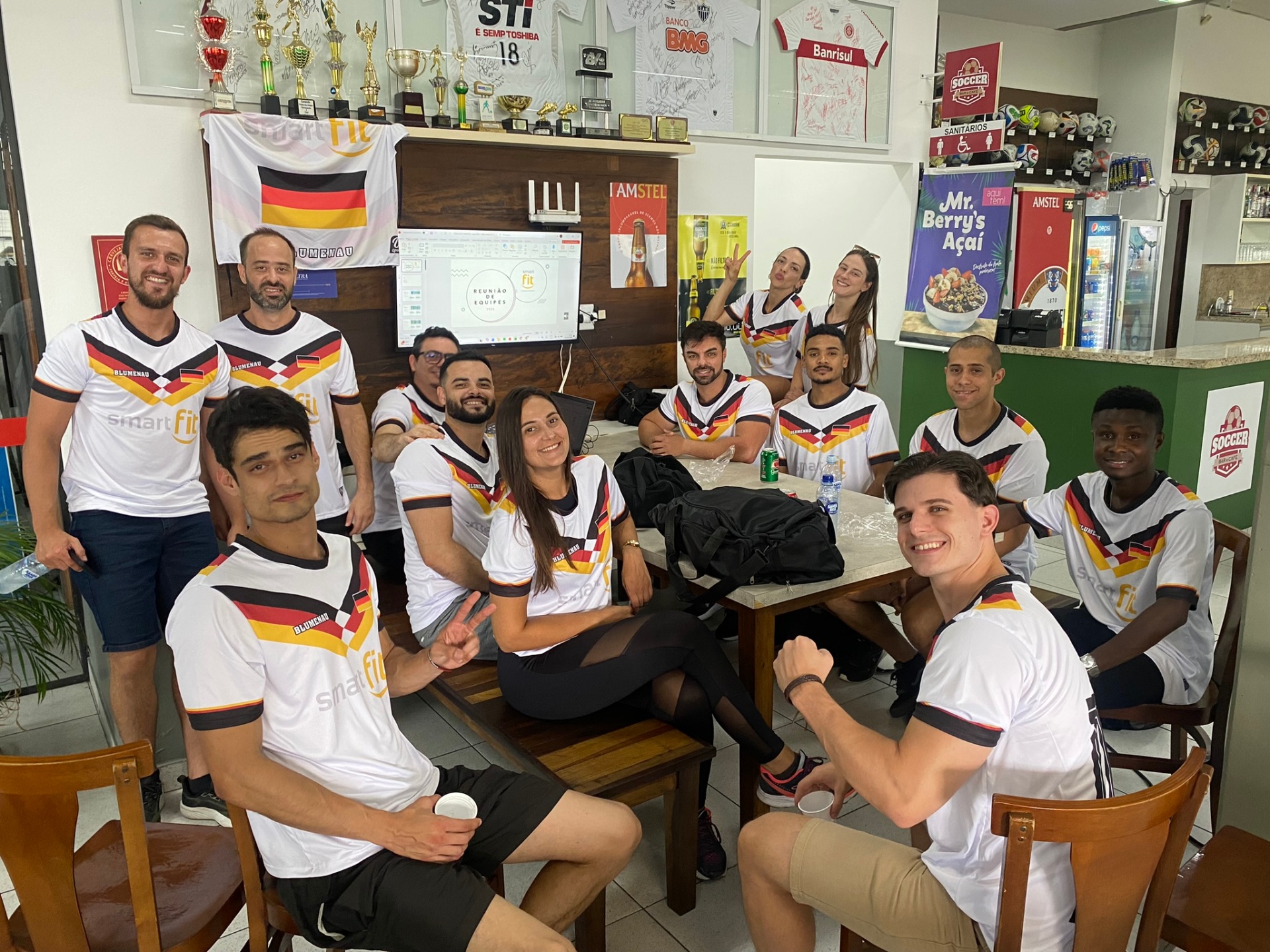 Equipe vestida como seleção da Alemanha na Copa dos Campeões
